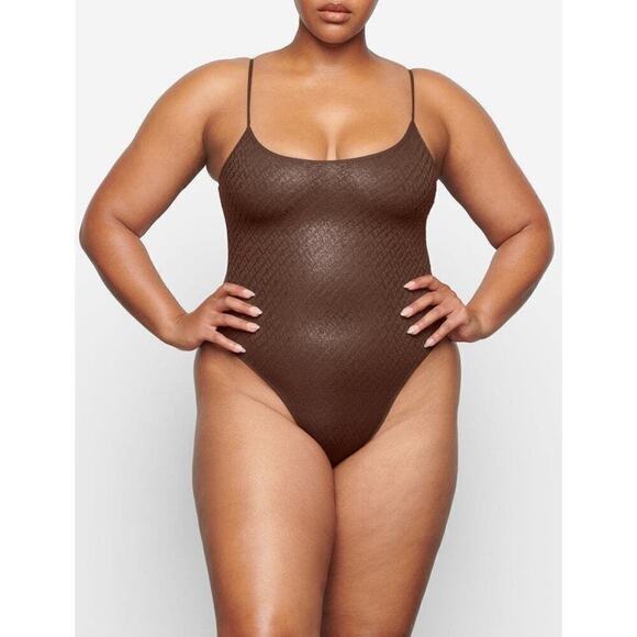 SKIMS Logo Mesh Foil Cami Bodysuit in Coffee Size 4X BS-BDY-2336 NWT - Picture 2 of 7